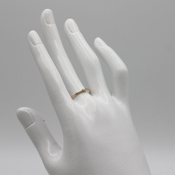 Thin 14kt yellow gold ring band sz 6.5 moissanite - Picture 7 of 7